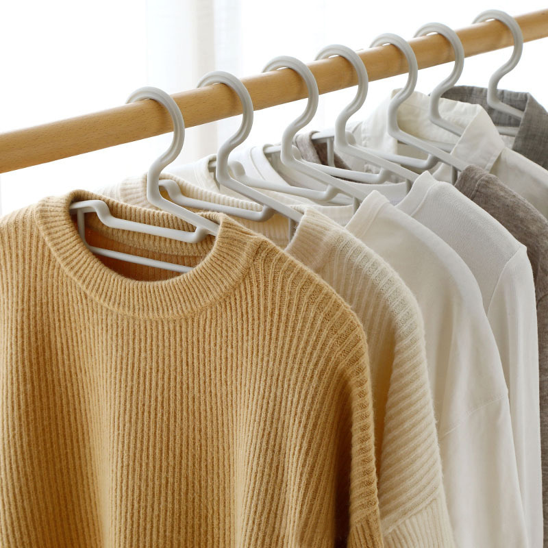 Portable Non-Slip Plastic Coat Hanger for Hanging Clothes