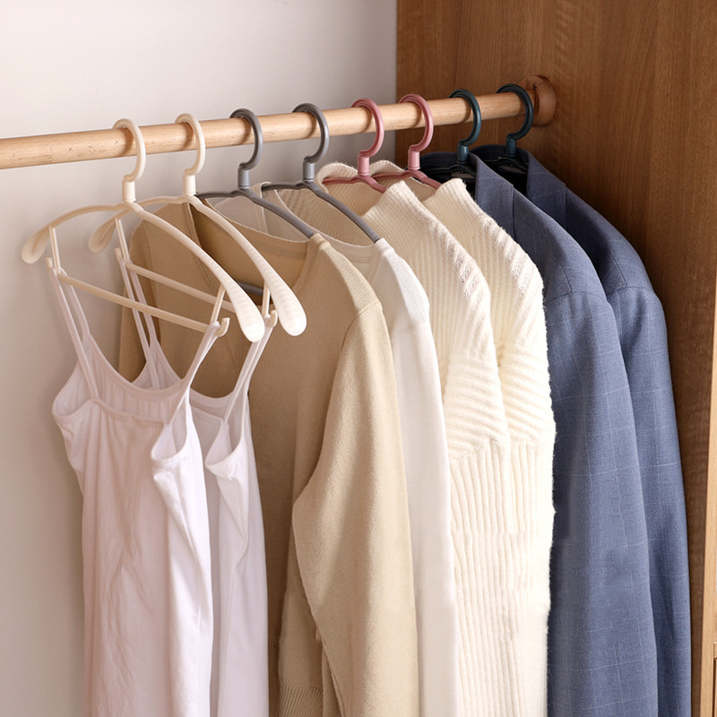 Plastic Coat Hanger for Hanging Clothes Trousers